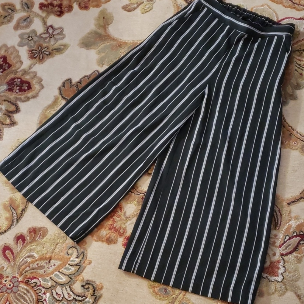 Wide leg capris - Picture 6 of 6